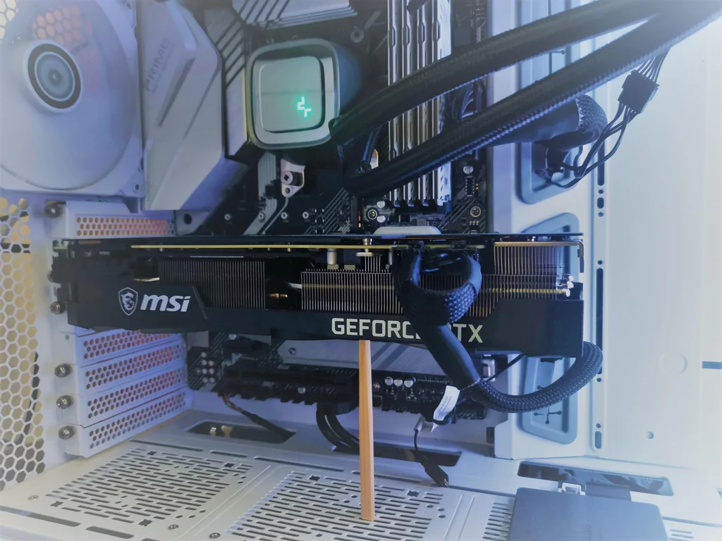 Chopstick GPU Sag Bracket.